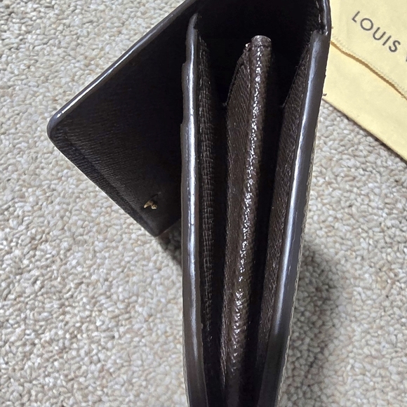 Louis Vuitton Damier Ebene Sarah Wallet - Picture 10 of 16